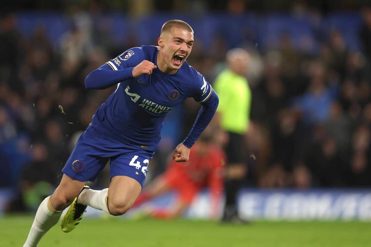 央视举办民间足球争霸赛：苏超、赣超、蒙超冠军等8队参赛（央视启动民间足球争霸赛：苏超、赣超、蒙超冠军等8支队伍角逐）