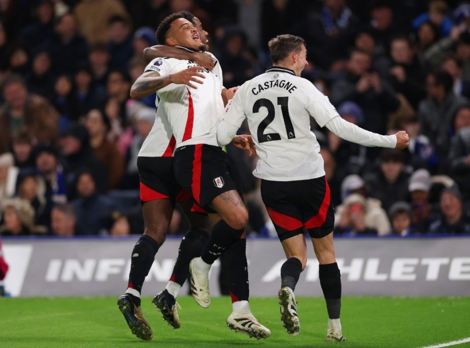 若阿根廷、葡萄牙均头名出线，梅罗有望在世界杯八强战相遇（阿根廷与葡萄牙若双双小组第一晋级，梅罗或在世界杯八强相逢）