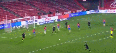 射正率暴跌+机会锐减！TA解析：萨拉赫进攻数据显著下滑（TA解读：萨拉赫进攻表现显著下滑——射门准星跳水、机会产出骤减）