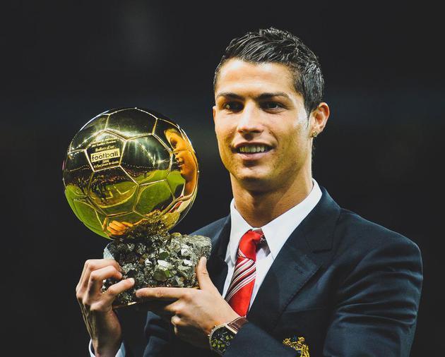 范德芬：我知道我加速后别人很难追上，那一刻只想着必须进球（范德芬：一加速就甩开对手，那一刻心里只有进球）