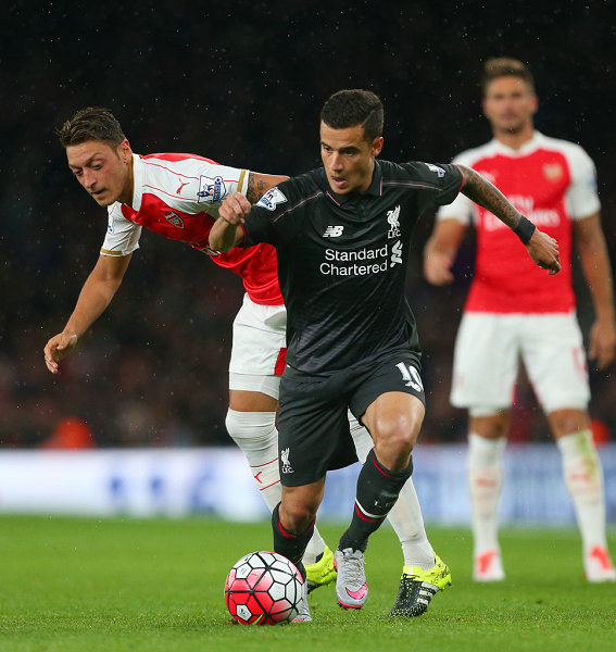 德天空：那不勒斯想签弗赖堡中场曼赞比顶替受伤的德布劳内（德天空：那不勒斯拟签弗赖堡中场曼赞比，以替代因伤缺阵的德布劳内）