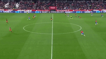 德媒：法兰克福对阵巴萨前召开会议，担心球队会遭遇惨案（德媒：法兰克福战巴萨赛前紧急会议，忧球队或遭惨败）