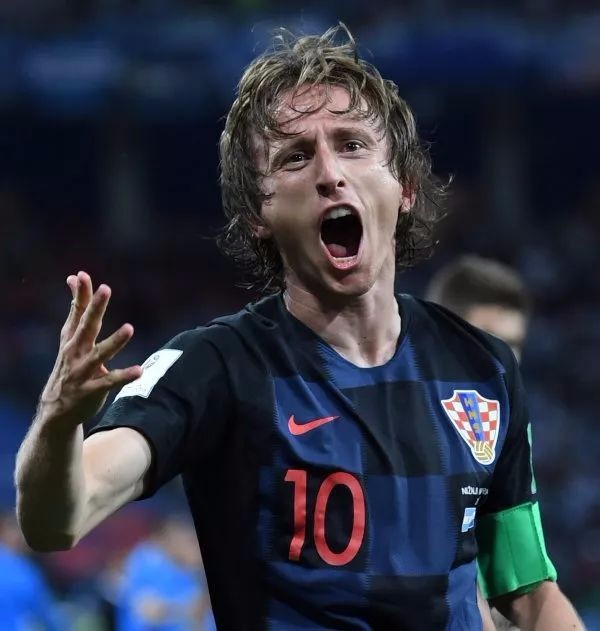 埃弗拉：希望英格兰球迷别再唱足球要回家了，感觉像是诅咒（埃弗拉劝英格兰球迷别再唱“足球回家”，称这像是一种诅咒）