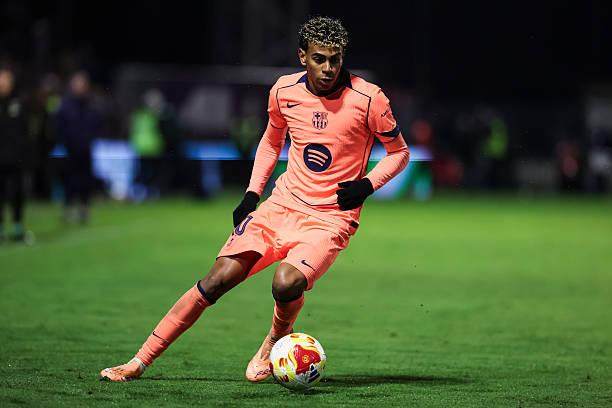 意媒：DV9受伤对尤文不一定是坏事，这将影响他明夏自由离队（意媒：DV9伤停未必对尤文不利，或影响其明夏自由身离队）