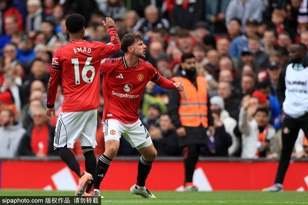 杨明洋妻子赴韩国观战亚冠：成都亚冠首个客场积分，值得骄傲（杨明洋妻远赴韩国观战，成都斩获亚冠客场首分令人自豪）